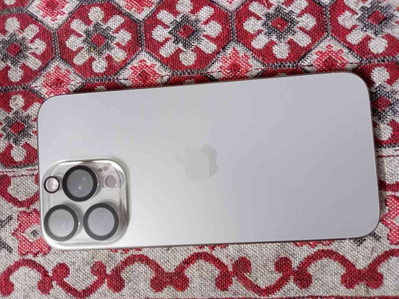 السلام عليكم ايفون 15 برو ماكس نضيف كلش ممفتوح للبيع السعر مليون و75 وبي مجال مكاني بغداد زعفرانيه ***********
