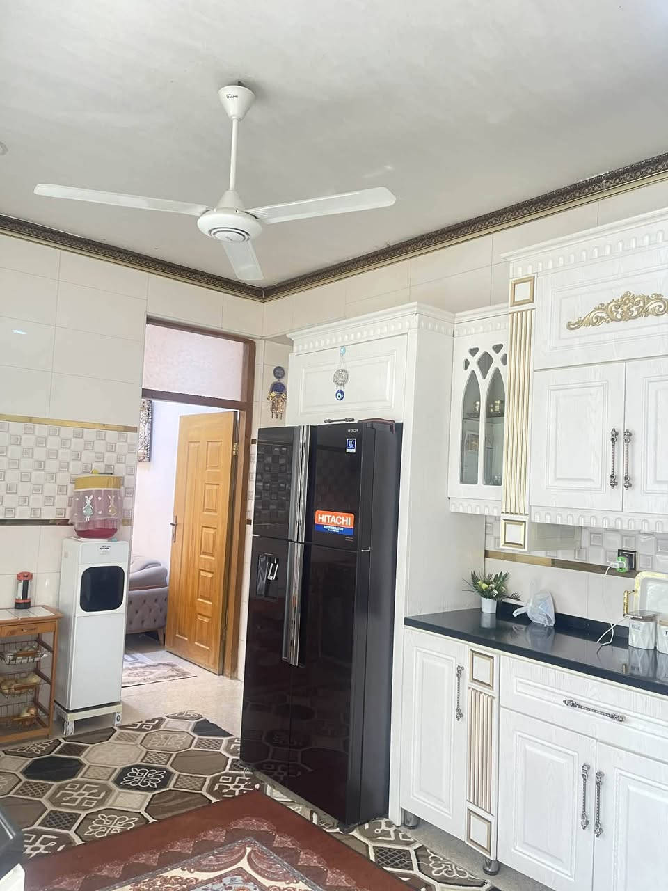 السلام عليكم للبيع بيت 100متر مربع ركن داخلي العنوان السريدات القديمه المربع الثالث قرب اسواق حموشي سعره 84 طابو زراعي سند 25 اقرار محكمه باقي التفاصيل داخل الفيديو
***********
