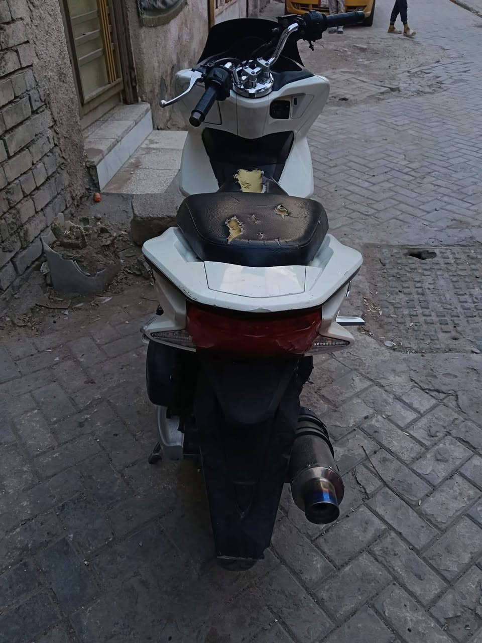 سلام عليكم دراجه بي سياكس جيل الثاني الدراجه ياباني  مكينه 150 مكفوله المكينه بس الدراجه بيه خلل كهربايات وما اخذته الفيتر عفته عل هاي الوضعيه عنواني بغداد مدينه الصدر بل داخل المو شراي لاتعبني طافيه الدراجه بس مكينه مابيه شي السعر 700 
***********
