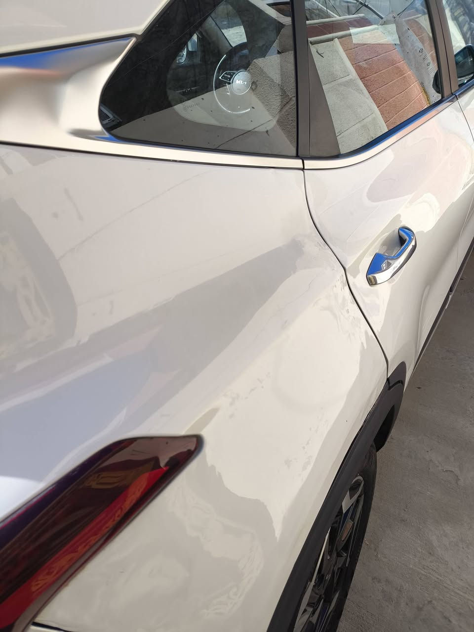 سلام عليكم كيا سليتوس موديل ٢٠٢٤ مال الدولية ماشية ٣٠ الف كيلو كير محرك صدر مكفولات بيهة صبغ موضحة بل مقطع سيارة باسمي رقم بغداد هزة جديدة 
السعر ١٤٥ 
مكان السيارة بغداد 
***********
