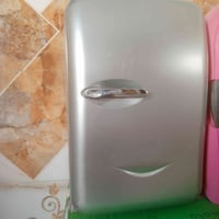 ثلاجة صغيرة • محمولة • تبريد مشروبات