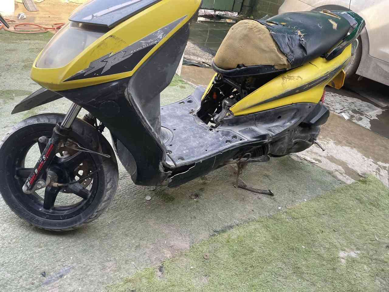 سلام عليكم سكنز نثيه دراجه بيها نقص كدام العين مبينات دراجه هندر بكل وكت حته الصبح ب200قفل بغداد الغزاليه ‭٠٧٧٦ ٥٧٣ ٨٣٧٣‬
