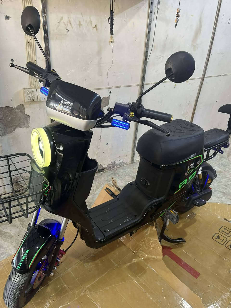 سلام عليكم 
 يتوفر لدينا جميع انواع الدراجات الشحن 
مستخدم وجديد 
نتعامل بنضام القسط ولنقد  للاستفسار 
العنوان/واسط قضاء الزبيديه حي الجديده خلف مدرسة درع المستقبل 
ه‍/***********
