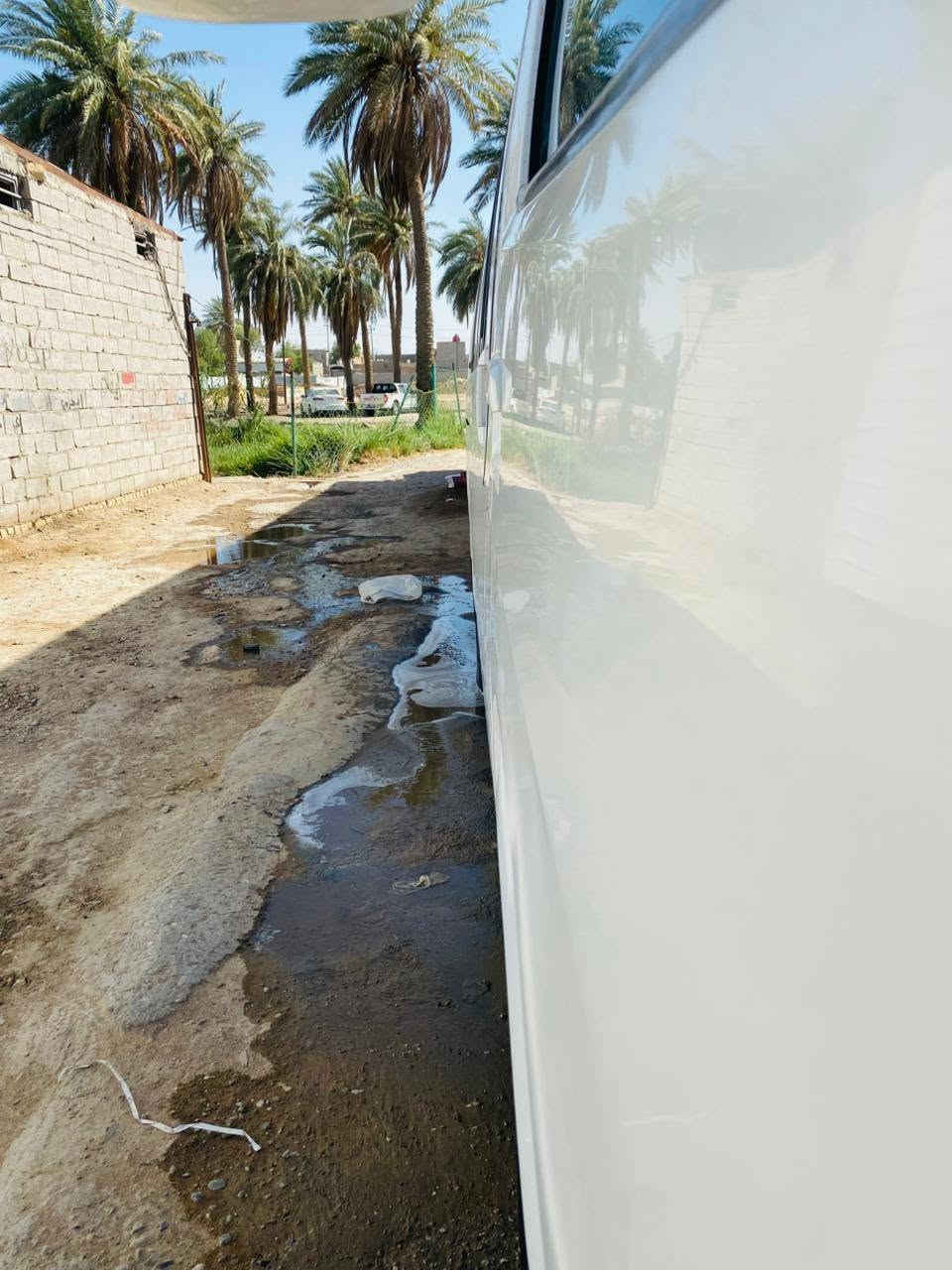 السلام عليكم جنبي عالي للبيع 
السياره جاهزه مكينه كير حداديه تخم تاير تبريد كهربائيات جاهزه من كلشي السياره عوزه فراش كاعيه فقط مكفوله فقط بيه الدواير مرشوشات وطخه باب الصدر جوه رقم مثنى نگليزي بسمي مصفره من كلشي سنويه 31 مكاني الديوانيه 
السعر 132وبيها مجال 
***********

