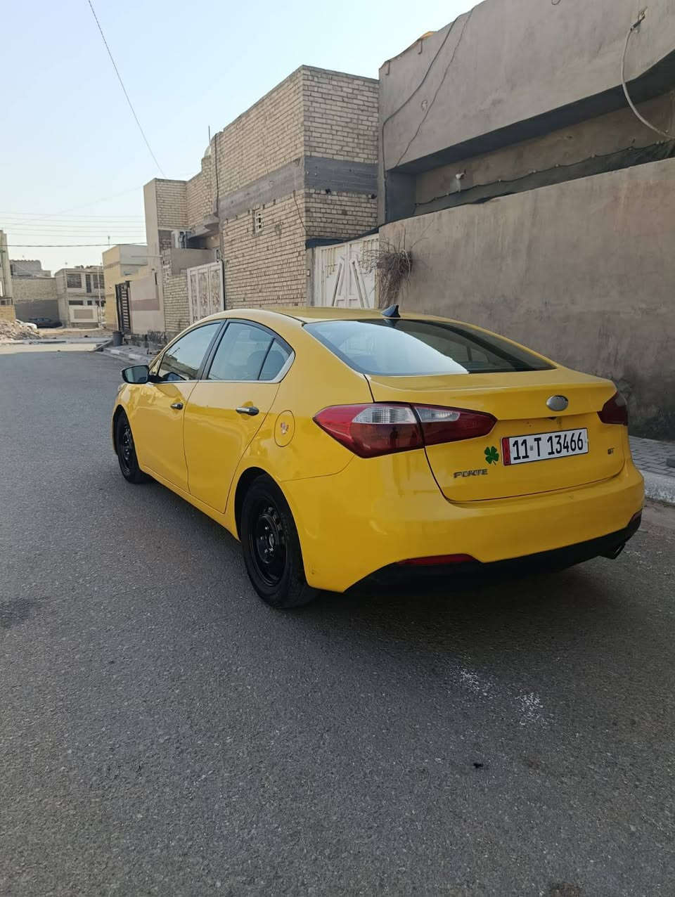 السلام عليكم كيا فورتي موديل 15 امريكيه 
حادثه جاملغ امامي بدون داخل محرك 2000 
كير اي تي رقم بغداد مصفره هيئه وغرامات تحويل مباشر 
السعر ب 92 وبيها مجال شراي يتصل ما متواجد على الفيس 
مكاني كربلاء حي الفارس ***********
