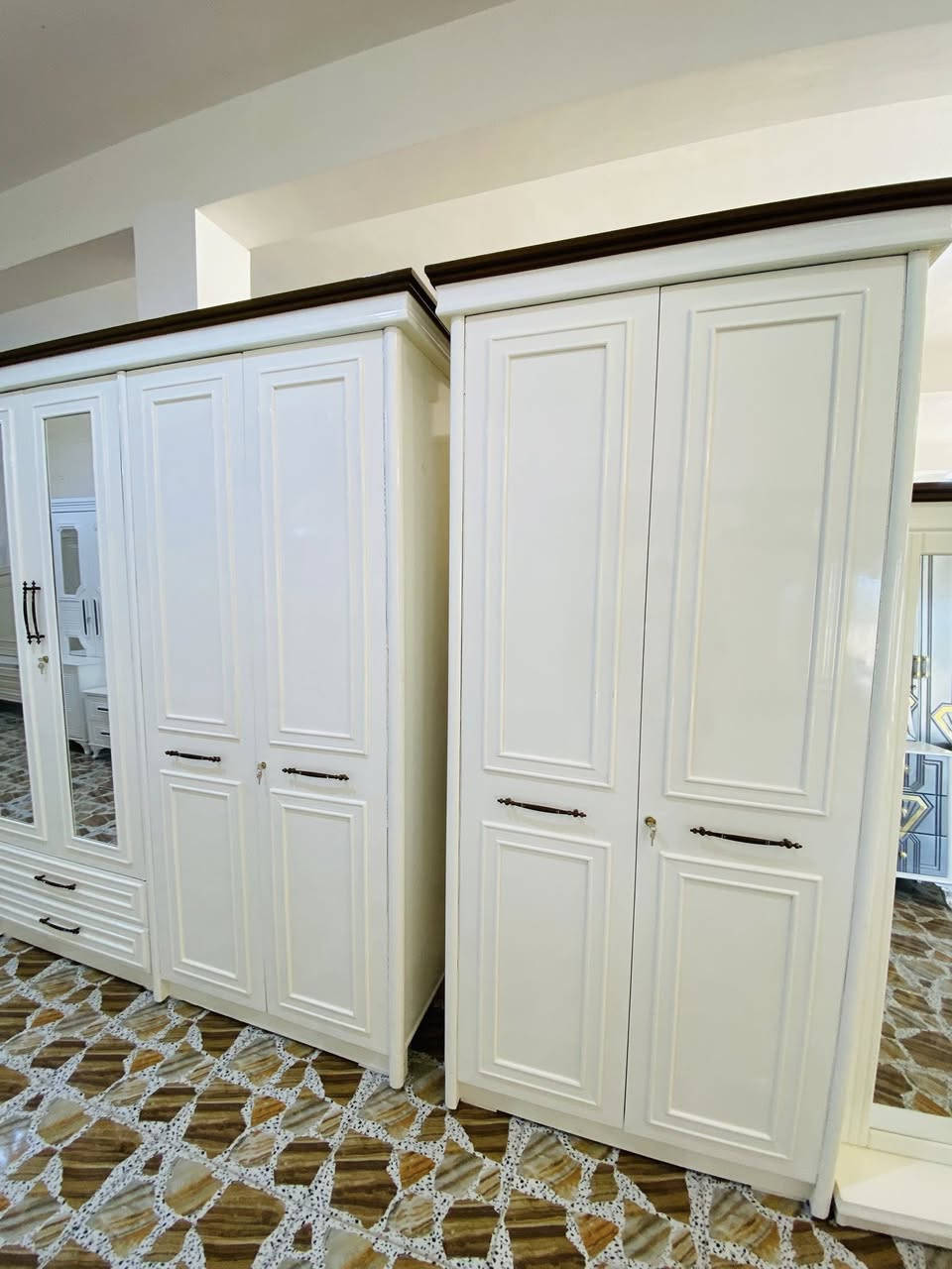 ابداع وتطور النجارة العراقية 🇮🇶بتصاميم جديدة ومميزة احجز غرفتك قبل انتهاء عروض شهر رمضان 🌙 
موديل قمر 11 قطعة 
اصباغ حرارية ضمان خمس سنوات 
معرض البغدادي 
عنوانة قلعة سكر مجاور المطعم الكويتي 
للاستفسار والتواصل
 *********** هاتف ☎️ واتساب
