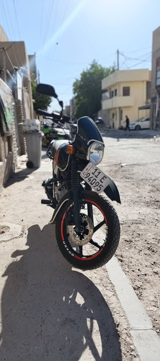 سلام عليكم بوكسر ٢٠٢٣ نازله ب ٢٠٢٤  مرقم بغداد لوحه وسنويه  دراجه جديد محرك مكفول أي نقص مابيه مكاني مكاني بغداد الاستفسار ***********
