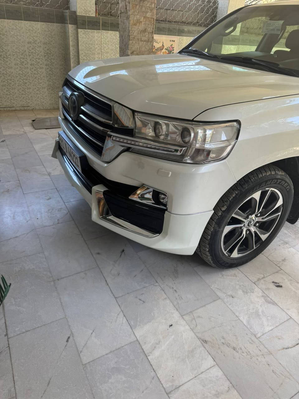 سلام عليكم لاندكروزر موديل 20سياره فول مواصفات 5700 تحويل ثاني يوم بيه بس جاملغ الخلفي بي صبغ والباقي كفاله سياره بسمي مكاني ناصرية مركز اليرده بلخدمه ***********
