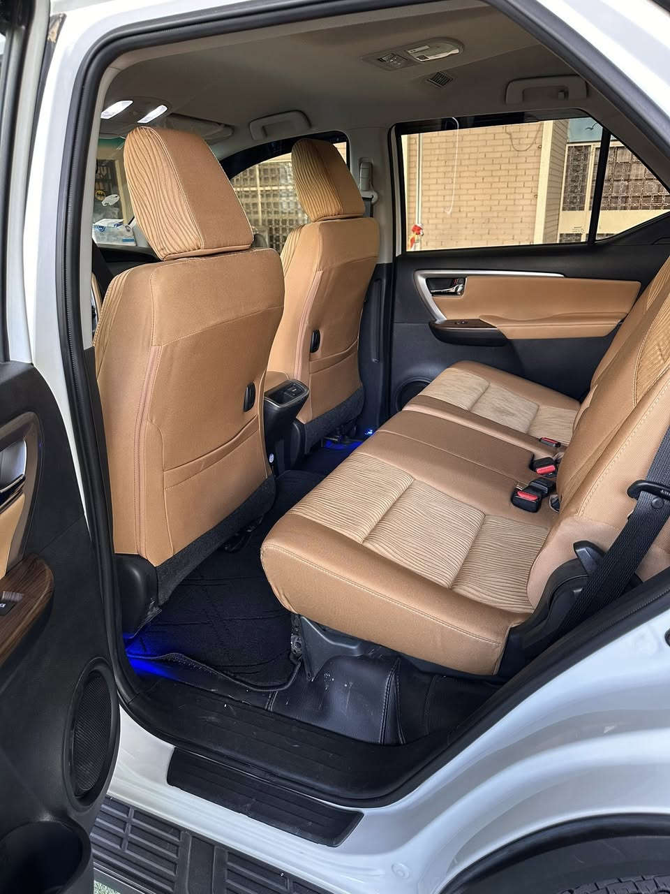 فورتشنر ٢٠٢٤ رقم اربيل فول مواصفات
فول مواصفات بلاتينيوم 

اربعة سلندر / فور ويل 4X4 / بصمة / شفتات ستيرن / دفلوك / صاجات داخلية / شحن وايرلس/ دفلوك / بصمة ابواب و صندوق خلفي / تبريد بيانو / ثلاجة بالدشبول / بروجكترات أمامية شركة / حساسات امامية و خلفية / كاميرا خلفية / مري شفط / ….. الخ 

مكفولة من الصبغ و البارد 

السيارة بأسمي 

ماشية ١٢،٠٠٠ كم فقط 

موجودة في بغداد / اليرموك 

السعر المعروض ٣٢،٨٠٠ $ و بيها مجال بسيط للجادين بالشراء بعد المعاينة 

للأستفسار / ***********
