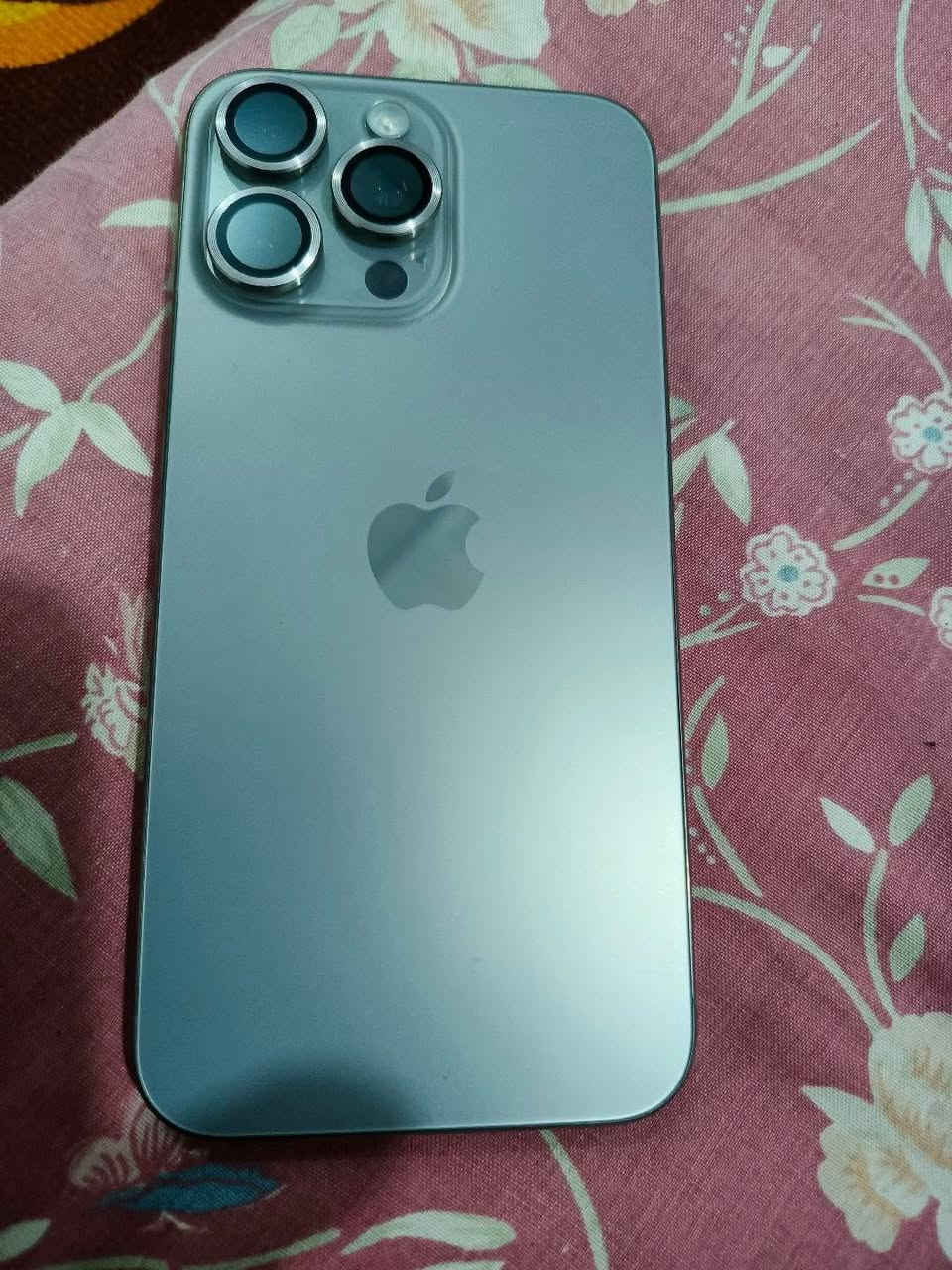 سلام عليكم لبيع 15برو ماكس جهاز نضيف كلش كرتونه وكيبل موجودات تفاصيل بل صور مكاني بعقوبه***********
