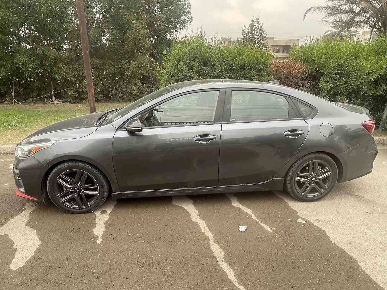 كيا فورتي 2020جيتي لاين فوا
مواصفات ماشية 86 الف ميل
حادثها طخة الجاملغ والباب عكس
السايق بس مصبغوغة الصفحة
كلها لان جردت وبيها شوية شخوط رايدها ب128 وبيها مجال
***********
