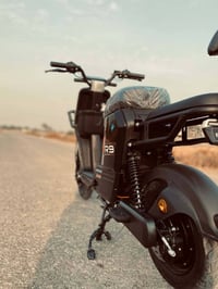 دراجه للبيع R9 الملف 1200و خمس بطاريات السعر 600 رقم 07864232784