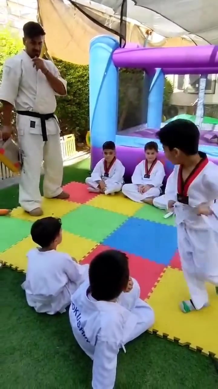 من رخصة الادمن 🌺انتبااااه سيتم غلق الحجز لدورة سمر سكول يوم الثلاثاء بعد التمديد الذي طالب به اهالي الطلاب 🌺والعروض اللتي لاتتكرر دراسة منهج وتايكوندو مسبح نشاطات مونتسيري ونشاطات ترفيهيه وتعليميه اخرى 🌺ملاحظه كامرات الروضه اون لاين 🌺العنوان بغداد حي الجامعه هاتف ***********🌸🌸

