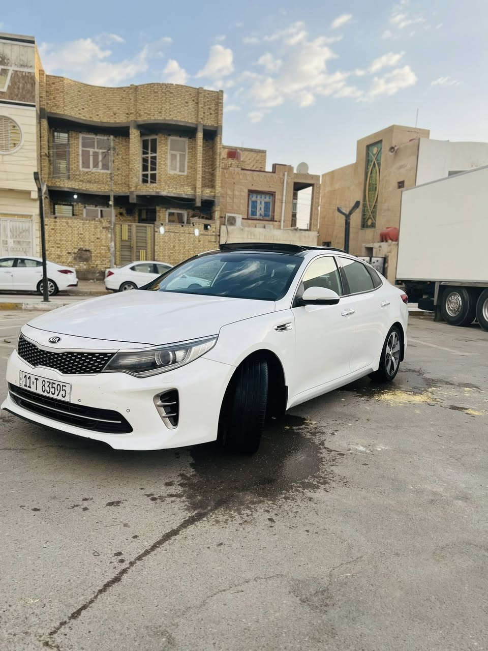 السلام عليكم 
رمظان كريم علينا وعليكم ✨
أوبتيما للبيع موديل 16 جيتي لاين 
السياره مكفوله كفاله عامه رقم بغداد بسمي 
السياره فول مواصفات بنراما مري شفط 
كشنات كهربائيه جلد تبريد وتتفئه بلكشنات
 خزن ميمور تحكمات ستيرن جنطه شفط 
كامرات محيطيه حساسات اماميه وخلفيه 
وبيها بعد هواي مواصفات محرك 2400 
ماشيه 104     مكان السياره الناصريه 
السعر ب169 وبيها مجال 
***********
