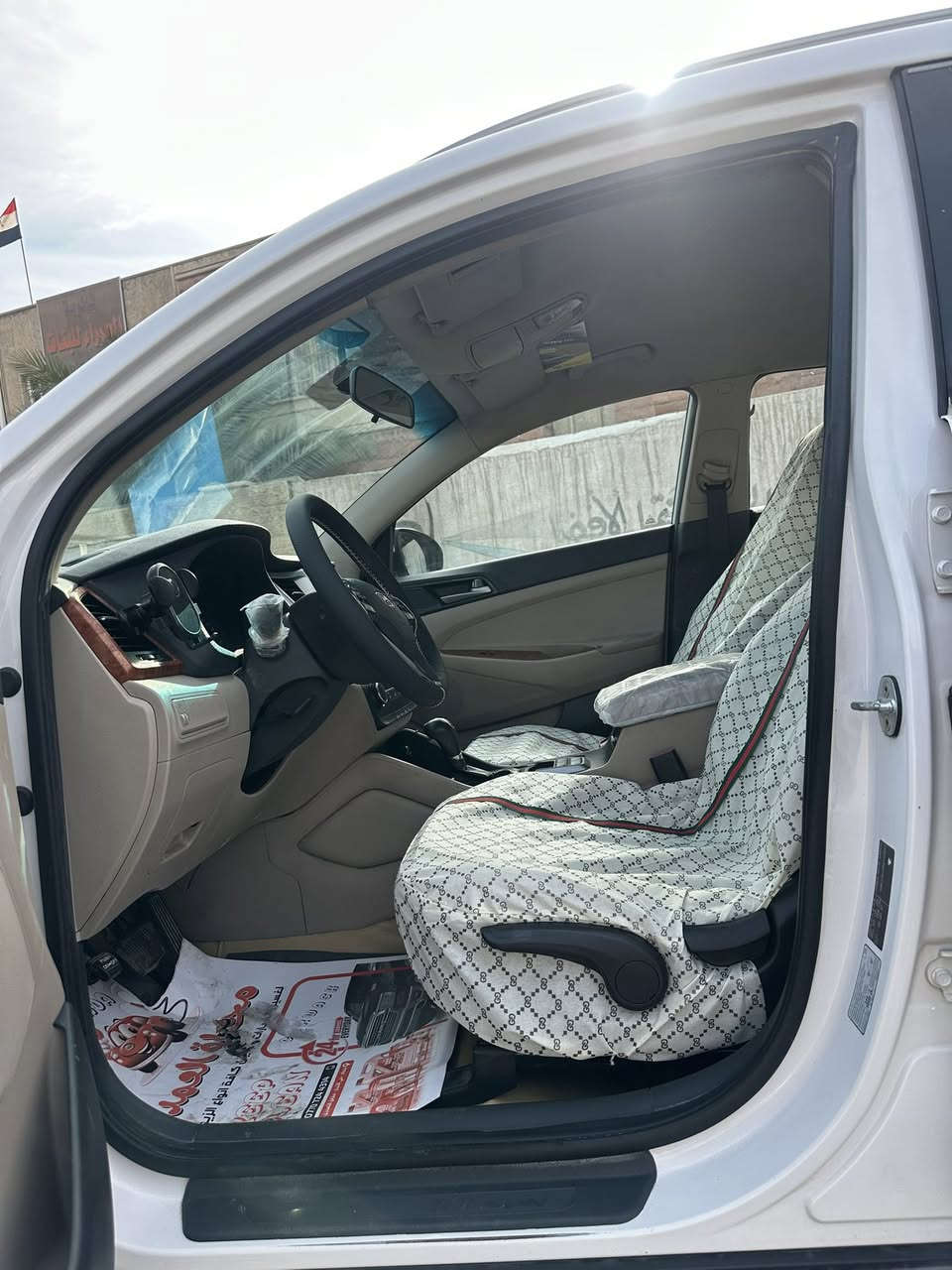 توسان 2017 خليجي
محرك 2000دوش
لد نهاري
5 ويلكب
لايت لد
يدات نيكل
تبريد قطعتين
شاشه كامره حساس
ماشيه 73
بيها بارد بشفه البنيد
وبارد بلباب الي وره صدر
دعاميات بلاديه ممصبوغات
السعر 174 وبيها مجال حك الجيه
***********
