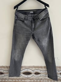 دنيم اصلي المانيا • قياس ٣٤ • طول ١٠٤