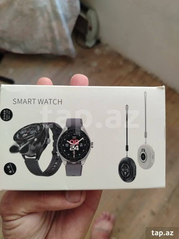 الساعة الذكية هي عبارة عن جهاز 2 في 1 يدمج الساعة مع سماعات أذن لاسلكية، وتتميز بالمواصفات التالية: 
سماعات مدمجة: تحتوي على سماعات أذن Bluetooth مدمجة داخل هيكل الساعة.
مراقبة صحية: تتضمن وظائف لمراقبة معدل ضربات القلب، ضغط الدم، ومستويات أكسجين الدم.
تقنية الاتصال: تدعم تقنية NFC للمدفوعات اللاتلامسية ووظائف مكالمات Bluetooth.
مقاومة الماء: مصنفة بمقاومة للماء بتصنيف IP67.
توافق النظام: تعمل مع أنظمة أندرويد.


**إذا كنت صاحب هذا الإعلان وتريد حذفه لأي سبب، رجاءا أرسل رسالة إلى الدعم الفني**