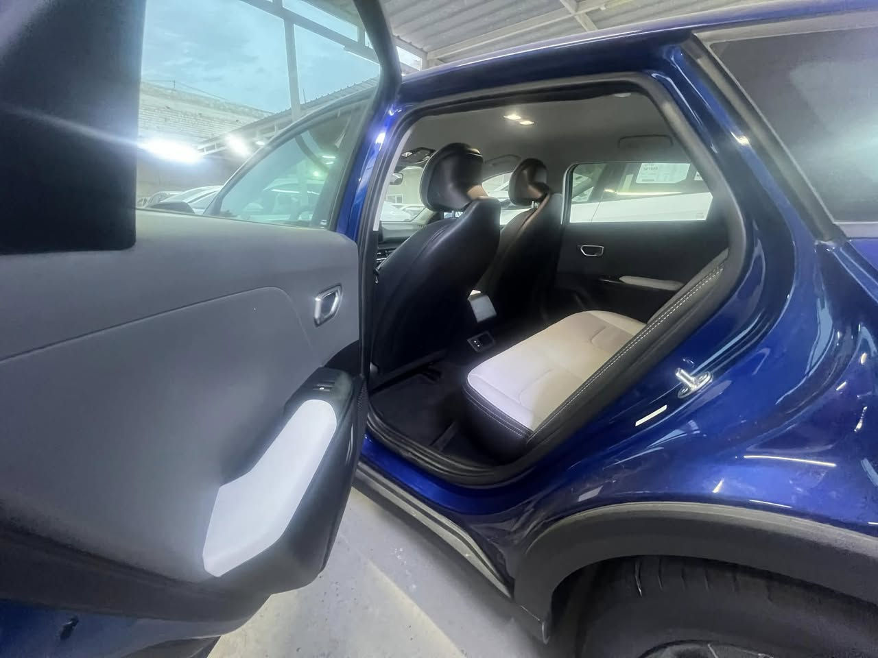 يا الله اللهم صل على محمد وال محمد ... كيا كي فور موديل ٢٠٢٥ فئة LX حادث موضح بالصور جدا بسيط اخت الكلين وايرباك بردة وكشن فقط ومرجعهم سستم 

عداد المسافة /  ٥٠٠٠ الف ميل فقط

السيارة كاملة مكملة مناقصها اي شي من دهن من فلاتر وصدر جديدة لوووك ودواخلها مغلفها جلد تفصال في الاردن 

السعر ١٨،٣٠٠ $ وبيها مجال جدا بسيط مرقم بغداد كامل

للاستفسار اكثر
 ***********
بغداد العامرية
