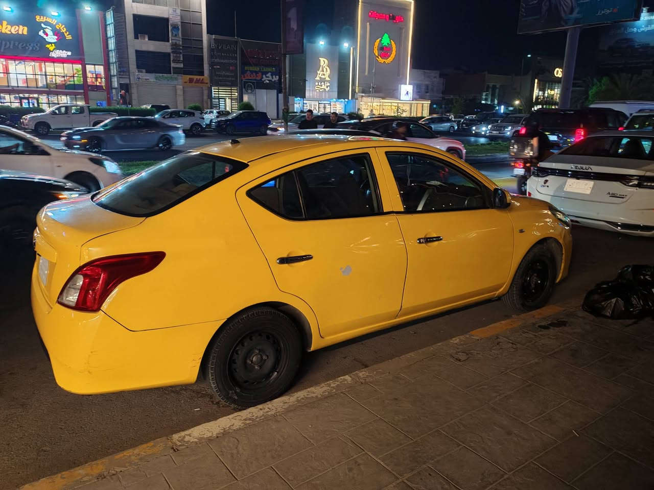 نيسان سني هندي موديل ١٩ رقم بغداد سعرها ٩٢ وبيها مجال رقمي *********** بسمي السياره تحويل مباشر

