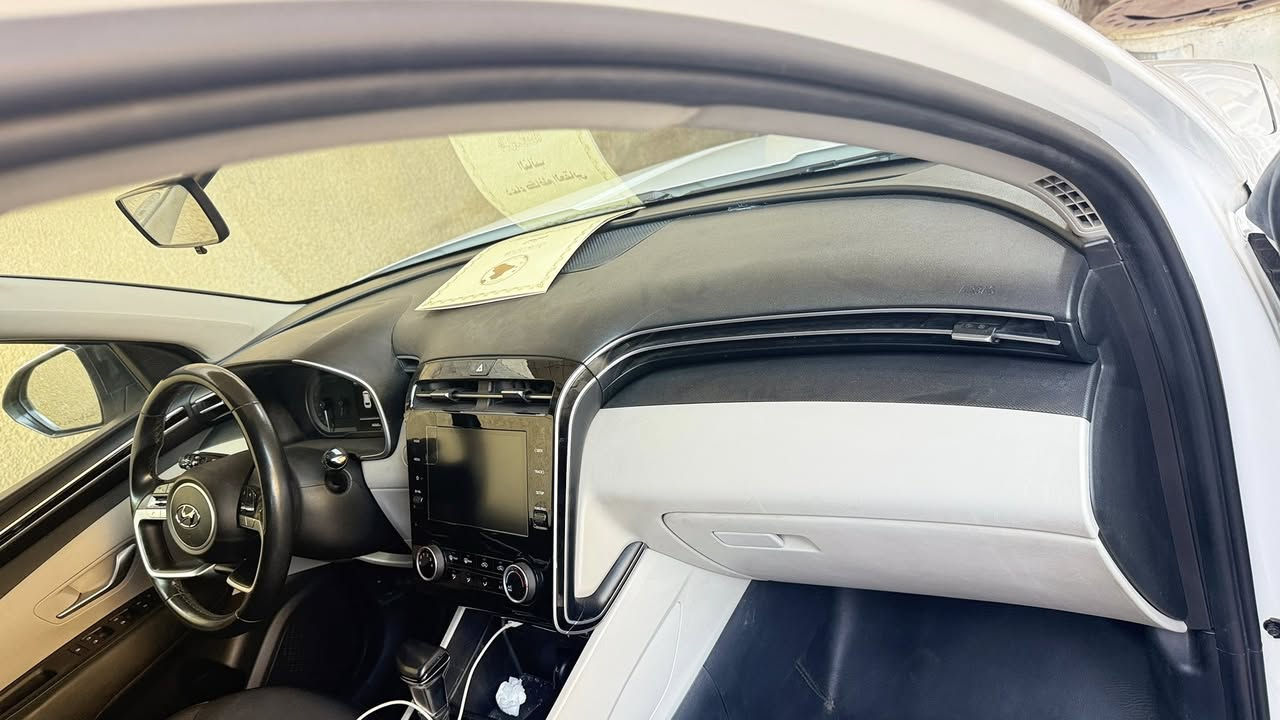 للبيع توسان خليجي وارد الخليج
🚗 الحالة: ممتازة – استعمال شخصي
💰 السعر: 215 ورقة / 21,500 دولار (قابل للتفاوض البسيط)

المواصفات (فول ما عدا البانوراما):
 • شاشة
 • كاميرا خلفية
 • نظام بصمة + تشغيل ستارت
 • تشغيل عن بُعد
 • مثبت سرعة
 • رادار
 • مانع الانزلاق
 • ABS
 • إضاءة محيطية
 • مصابيح زينون أمامية
 • مصابيح أمامية LED
 • كشافات ضباب
 • ستائر خلفية
 • مقاعد كهربائي)

تفاصيل:
 • اللون: أبيض
 • المقاعد: قماش
 • عدد المقاعد: 5
 • اللوحة: أربيل – خصوصي
 • السيارة نظيفة وما تحتاج شي
ماشية 45 الف 

📍 الموقع: (بغداد الدوره
📞 للاتصال أو واتساب: (***********
