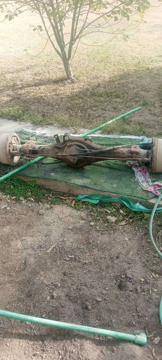 سلام عليكم 
للبيع اكسل كيا حمل موديل 1996
جعمقه بيها ونه بسيطه بنزات جدد فلنجات جدد شفت جديد 
المكان بابل السعر 150
***********
