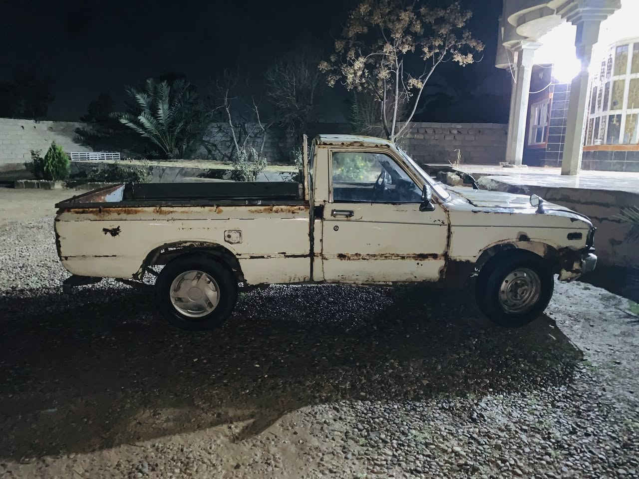 السلام عليكم بكم 83رقم تئميم شرط التحويل الكشر شوف العين محرك معمر جديد صدر معمر جديد تواير فوك نص العمر سياره جاهزه وشقاله السعر مناسب اتصال عل رقم ***********
