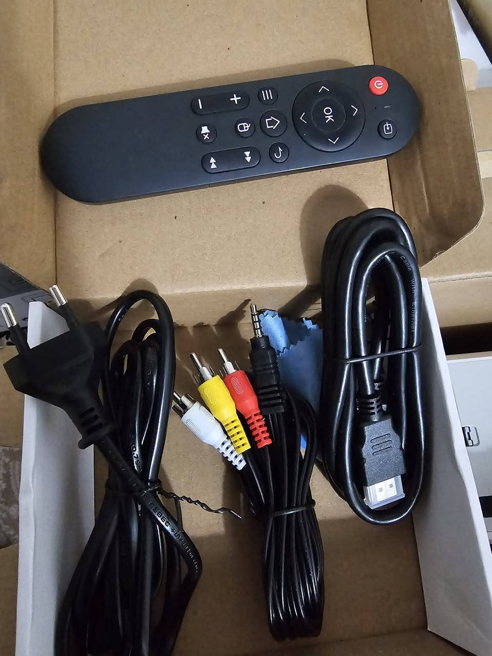 داتاشوو مارکە عالمیە HORLAT نوعیە عملاقە و مواصفاتە فول 🥇💣

مارکە عالمیە نسخە 2025 ، مواصفاتە کلش عالیە و فول 
قوە الوضوح هوە [ 550ansi ] 
و { 25000Lumens } 🎦 دقە نهاریە مایحتاج البردە و ما یحتاج مکان مضلم 💥
نضام اندروید ، سمارت فول اکید وایفاي و بلوتوث🛜📴📥
دقە حقیقیە فول و لونە حیە { HDR 10 } 🎦🎬🏟
سماعە کبیرە صوتە عالیە و فول کلش واضحە 🎧📢
داتاشو حجمە کبیرە 
جدید  غیر مستخدم 💯


**إذا كنت صاحب هذا الإعلان وتريد حذفه لأي سبب، رجاءا أرسل رسالة إلى الدعم الفني**