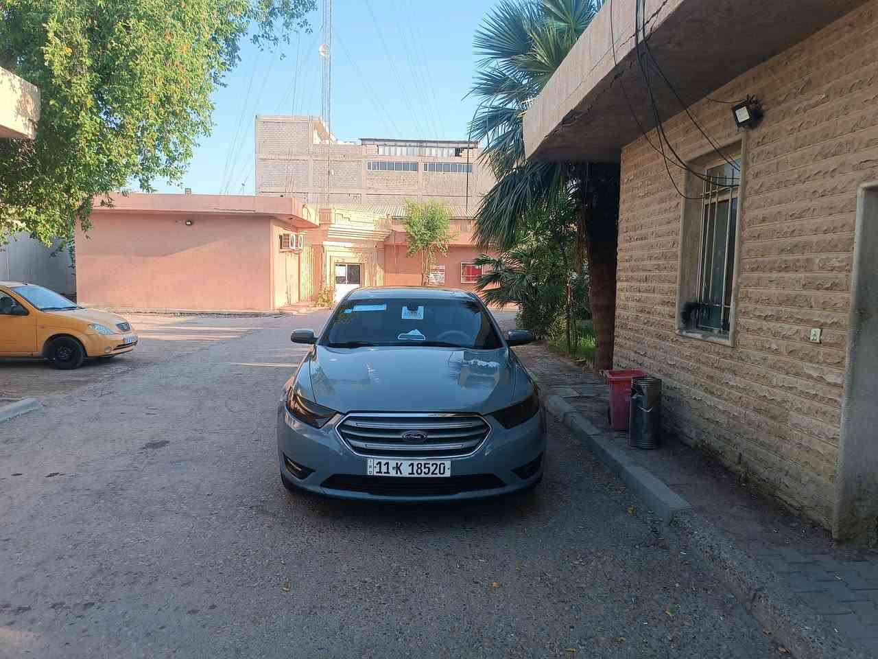 فورد توريس ٢٠١٣ رقم بغداد الجديد بأسمي 
ماشية١١١٠٠٠ميل السيارة مصبوغة لون أسمنتي 
السيارة وارد امريكي حادثهة أمامي 
محرك ٦سلندر ٣٥٠٠ بلادي ومكفول 
والگير بلادي صدر أمامي مبدلة شركة فقط الدبلات الأمامية يرادلهن تبديل والخدادية الخلفية شاد دبلات وشمعات جدد فقط  إدامة وتبديل على بقية  الحدادية الخلفية 
تخم تأير وباتري ودسكات كلهن إصليات  مبدلهن قبل ٥ أشهر 
السيارة الكشنات والداخل كلها جلد اسود بلاد
فتحة بالسقف شاشة تحكمات حساسات 
تبريد ثلج 
السعر١٠٣ ورقة والشراي يراسلني خاص


**إذا كنت صاحب هذا الإعلان وتريد حذفه لأي سبب، رجاءا أرسل رسالة إلى الدعم الفني**