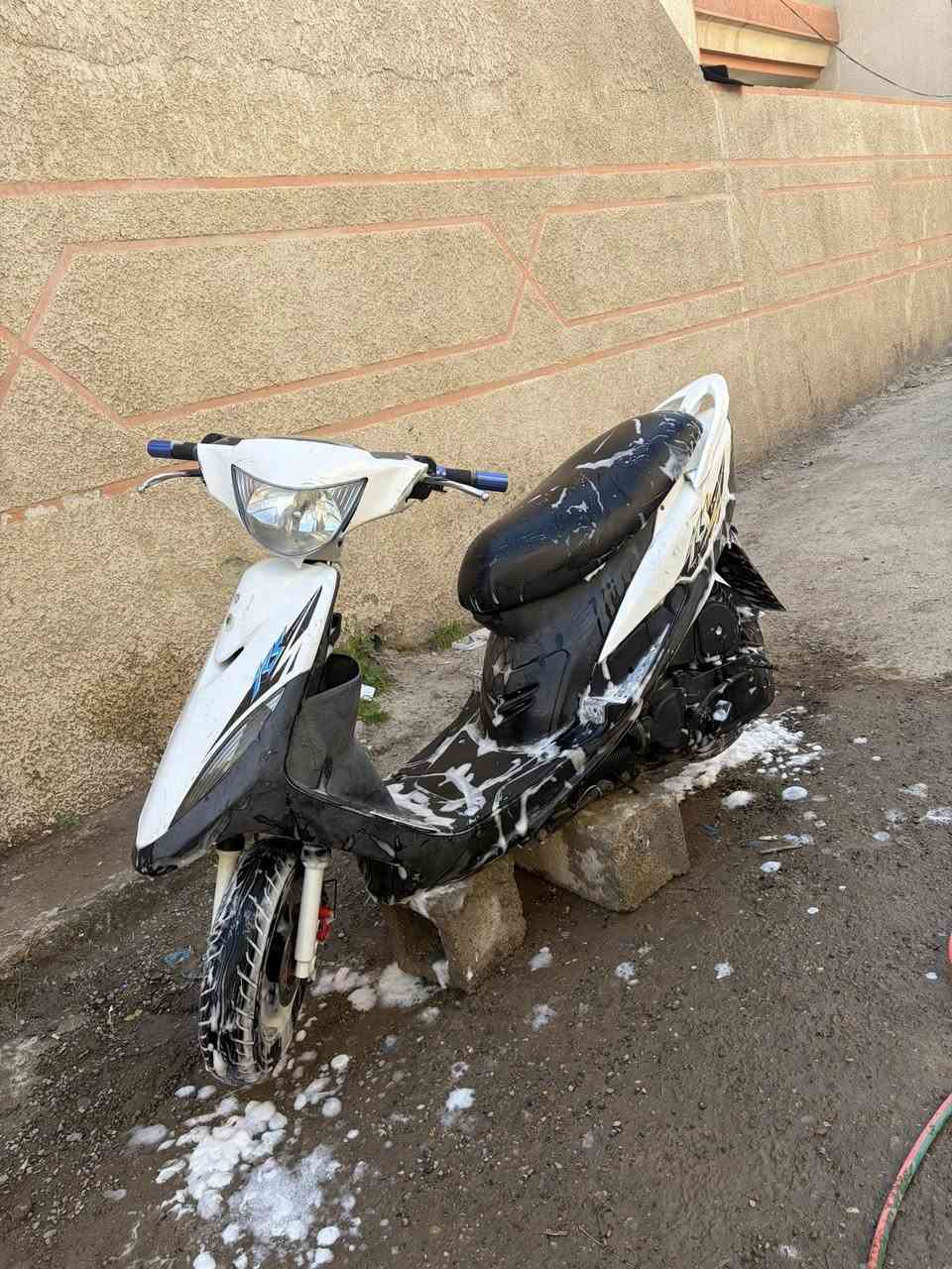 السلام عليكم ماكس عدله مال رمبه الدراجه مناقصها برغي واحد بيها وياله وصدر امامي رياضي مكينه مكفوله كهربائيات كله شغاله السعر ٧٥٠ للاستفسار ***********
