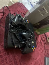 اكس بوكس للبيع 360 هارد 250 گيگه مع كامل الملحقات  للاتصال او المراسله...