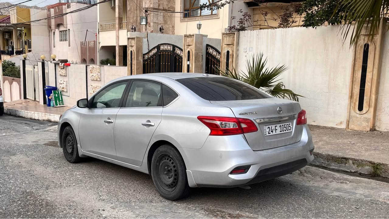 نيسان سنترا موديل  ٢٠١٧
سيارة ب دهوك 
قطعتين صبخ + واحد تعديل 
يرباك دشبول و ستيرن سيستم 
سيارة كلش حلوة و نضيفة 
رقم و سنوية جديد سيارة ب اسمي 
للتواصل : *********** دهوك, العراق
