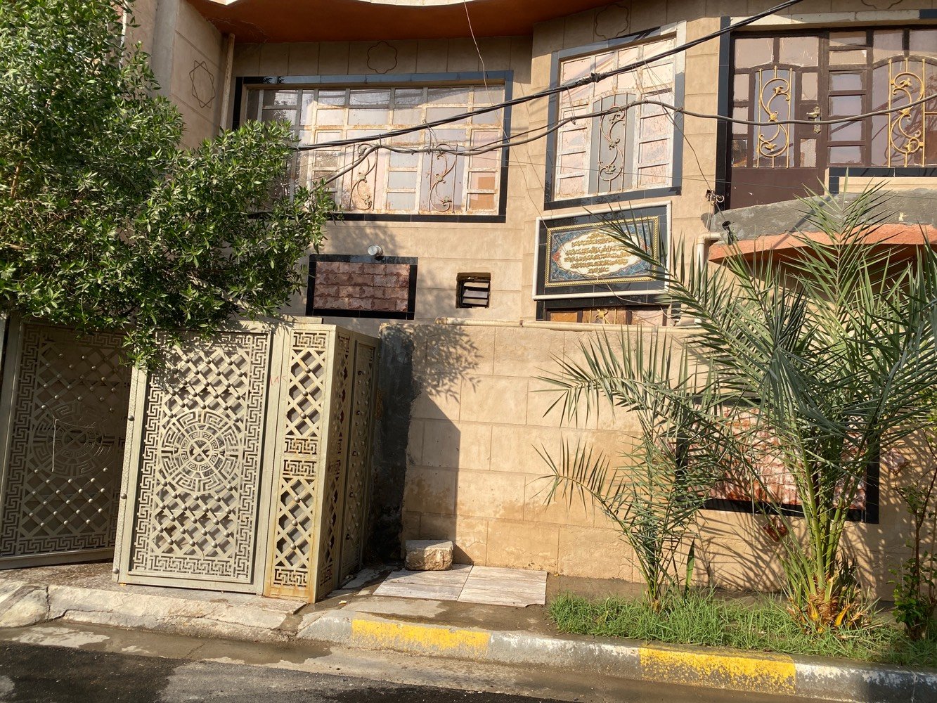 دار للبيع في منطقة الشعب الثعالبة مساحة 100متر واجهة 10في10 البيت بل بداية طابو ملك صرف