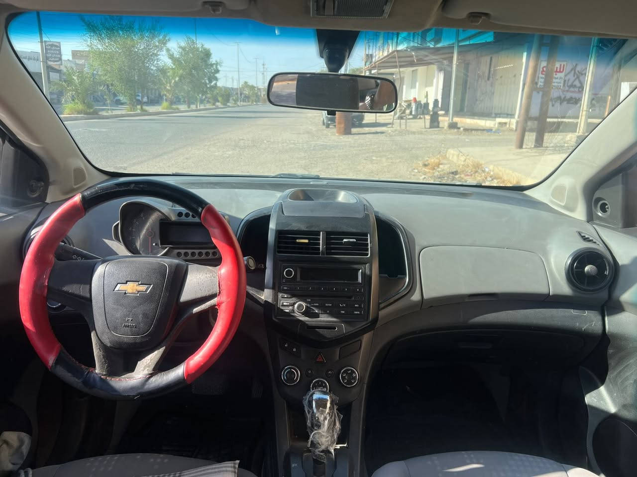 السلام عليكم للبيع شوفر ليت سونك موديل 2012قطعتين چاملغ وبنيد  مبدلة مكينة جديدة بدون دواخل وأرد أمريكي گير أتوماتيك رقم بغداد مشروع وطني مكانها سامراء محرك 1600
السعر 60$وبيها مجال  للجاد بالشراء التواصل 
***********
أو الاتصال على الواتساب 
***********
