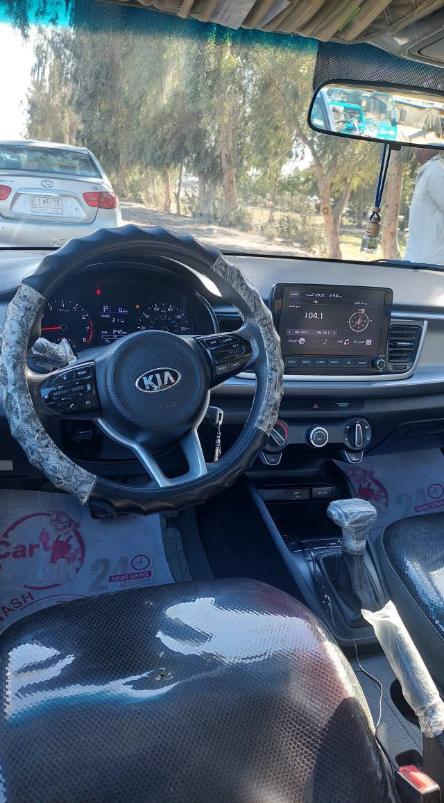 كيا ريو وارد بدون تبديل وحادث بسيط استعمال شخصي وبيهه مجال بسيط للتواصل 
*********** بي واتساب بغداد, العراق

