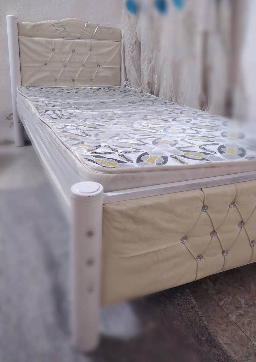 مكلف بالنشر
***********
