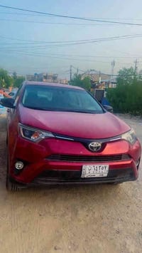 ماشية ٧٩   مكانها بغداد    محركها ٢٥٠٠   لون ماروني   تحكم ستيرن جهتين...