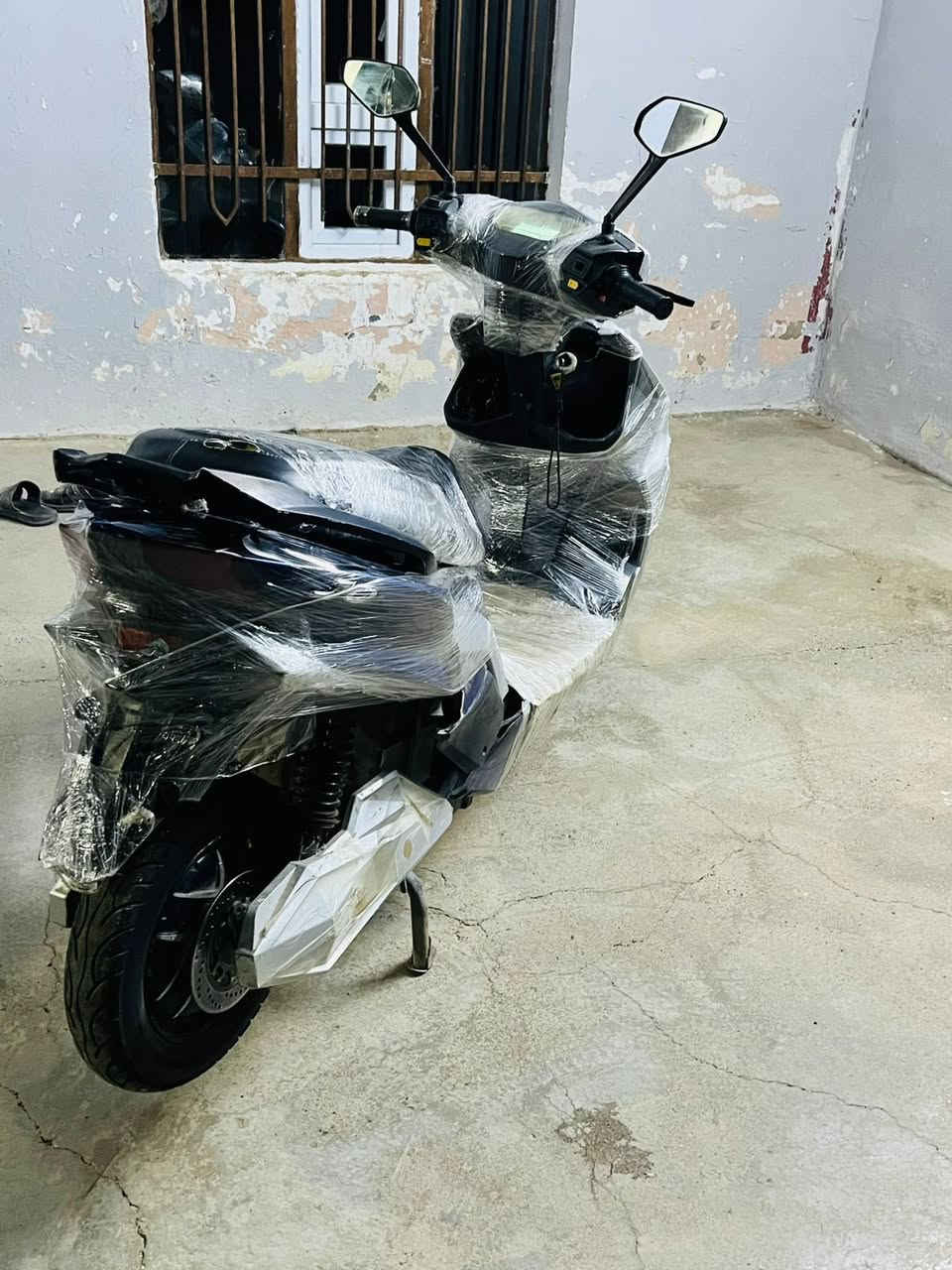 السلام عليكم موطور سكنس شحن للبيع كامل مكمل 6 بطاريات جدد 2000 واط للموديل 2024 يمشي 85 حقيقي الموطور سعر خاص ✨
مكان صلاح الدين قضاء العلم 
للاتصال ***********
