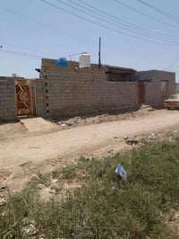 بيت للبيع مساحه 180غرف 2صاله 4+6مطبخ 3+4حماملت 2بس ديوانية ماكامله مع ...