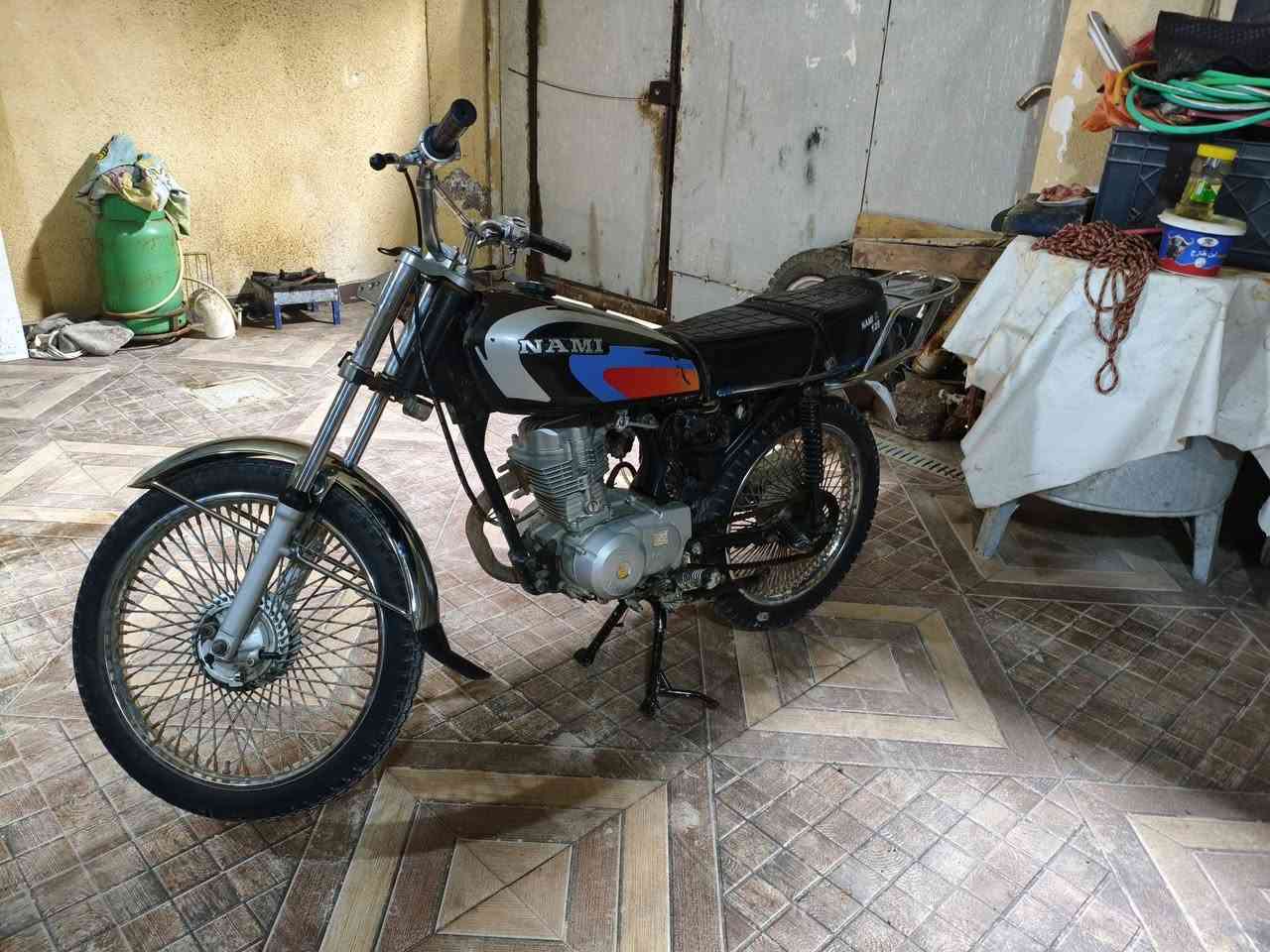 السلام عليكم شباب دراجه للبيع كلك كلك دراجه لا صوت ولا تبخير تشلع الكاع مكاني البصره  350 وبيها مجال للشراي رقمي ***********
