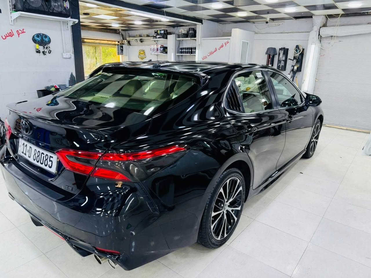 ‏سلام عليكم كامري للبيع موديل 2018 مواصفات جلد كيش كهرباء شاشة رادارات مواصفات SE￼ ￼￼ ماشية 89,000 سيارة حيل نظيفة بنيد وجاملغ مبدل الباب الخلفي بي صبغ بسيط السعر ١٤٥ لعنوان بغداد البنوك لاتصال ***********￼￼￼￼￼
