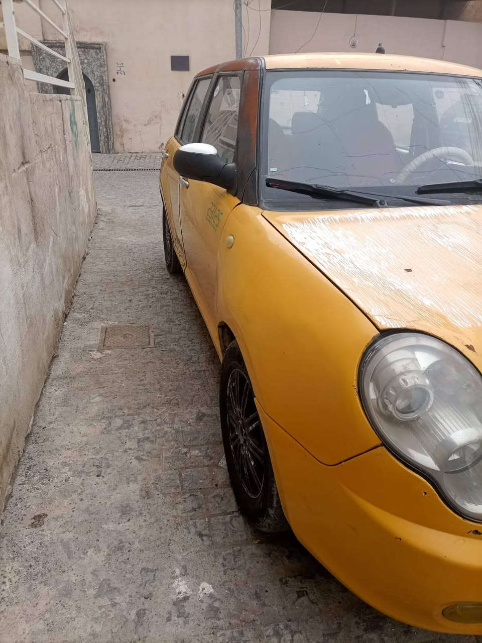 السلام عليكم للبيع ليفان 320 رقم صدامي شرعي بلموصل مكينه وكير انضاف عليها هيئة 400 الف رايدهه 20 وبيها مجال اخوان مكان سياره الايمن نبي جرجيس شراي يخابر ويدلل ***********
