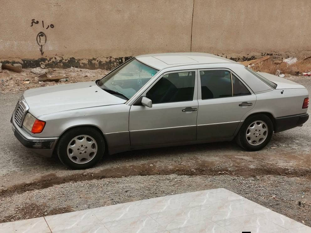 مرسيدس دب موديل 90 
رقم اربيل جديد دولي نجليزي 
سنويه جديده 2030
 محور ياباني في فتي 3000 
 مكفولة كير ومكينه 
مكفول حدادية قواعد 
 مكفوله بدون خياس
 جام امامية كهرباء 
جامه خلفية يدوي
 كراسي مخمل  
العنوان ديالى شهربان *********** المقدادية, ديالى
