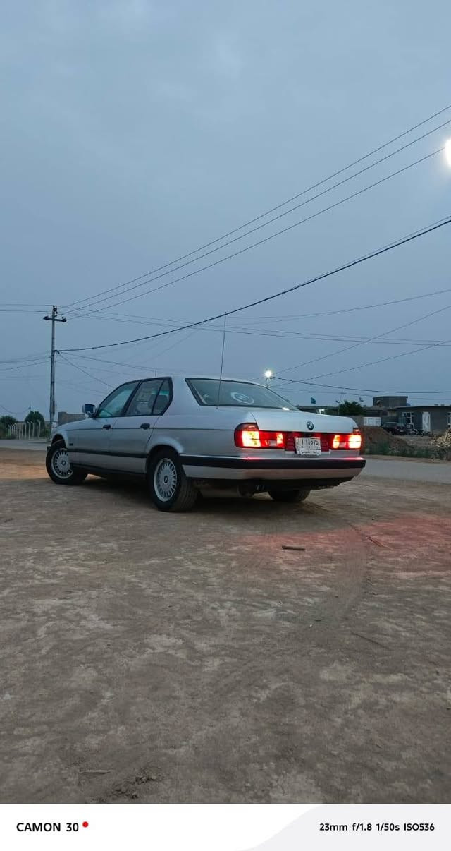 بي ام 735 كير ومحرك في في تي 2500مكفول 100ب100 حداديه 100ب100اماميه وخلفائه تأيرات تخم 4 هيه شادهن غرفه 100ب100 رقم واسط مشروع وطني السنويه ساقطه من 2019 موديل 1987 كامره شاشه غرامات ما عليه *********** لايت زنون  عنواني كربلاء
