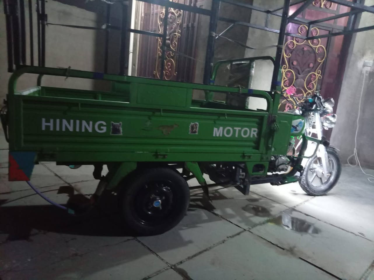 سلام عليكم ستوته للبيع موديل 2023
اوراق كامله كمرك مدفوع باقي بس ترقيم مكفوله من كلشي 
السعر مليونين وبيها مجال العنوان بغداد ***********
