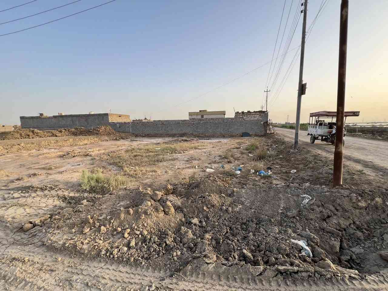يالله 
السلام عليكم  قطعه مساحه 230 متر ركن بحي الجوادين نزله الاوله قريبه على السكه مباشرتا وع شارع الرئيسي نزله الاوله 
سعر 26 ☎️***********☎️
