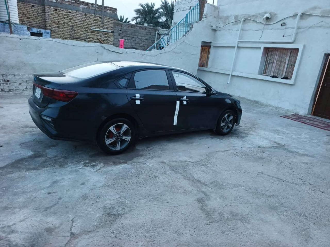 موديل 21سيراتو 

كير محرك تبريد شرط 

بيها ثلاثه قطع رش جاملغ او بيبان اثنين  

السماوه الخضر مكانها 

رقم صاحبها مكلف بنشر أنه 

***********
