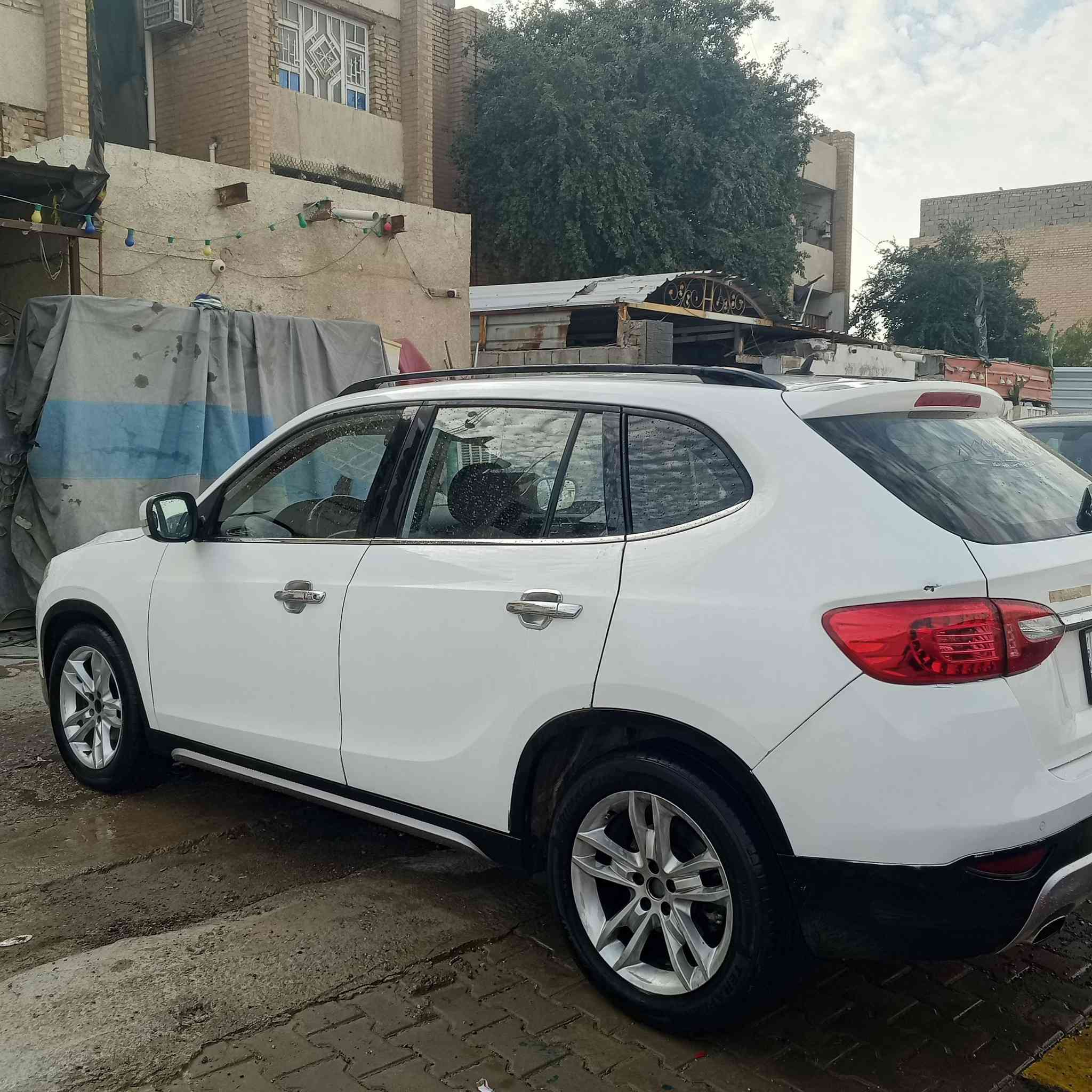 برلنس موديل ٢٠١٤رقم واسط تحويل مباشر سنويه مجدده مكينه وكير وحداديه وتبريد تدفئه تحكم استيرن حساسات خلفيه فتحه بالسقف ماشيه ١٥٥الف استعمال شخصي بدون ضربه ولاصبغ كفاله مكان السياره واسط مركز المدينة السعر البيع ٧٥وبيه مجال اتصال***********
