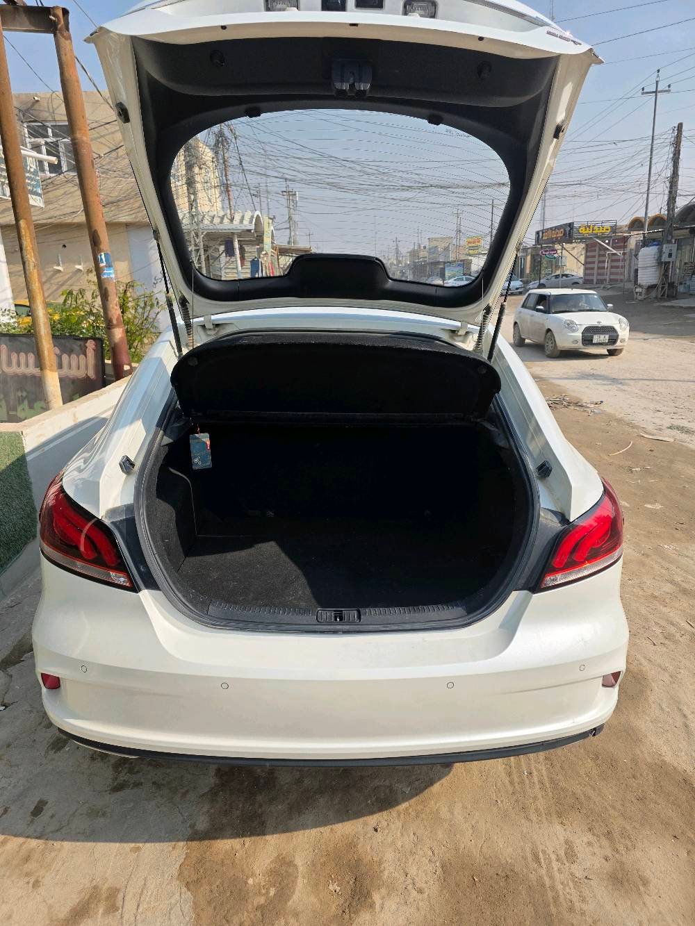 للبيع او للمراوس
السعر 112 مجال قليل جدا
مكان السيارة النجف 
موديل 2022 عداد 40 الف كيلو
اMG6 الفول مواصفات
رقم بغداد الجديد
محرك 1.5 تيربو
ناقل سرعة دبل كلتش7 سرعات
قوة المحرك 169 حصان
عزم الدوران 250 نيوتن / متر
مصابيح نهارية LED
مصابيح خلفية LED
مرايا كهربائية
اشارات في المرايا الكهربائية
مرايا قابلة للطي بشكل الكتروني
مقود جلد
مكابح توقف الكترونية EPB
مكابح انتظار الكترونية Auto Hold
نظام الثبات الالكتروني ESP
نظام توزيع قوة الكبح EPD
نظام مكابح المنعطفات CBC
نظام مراقبة ضغط الهواء في الاطارات
تكييف الكتروني ثنائي المنطقة
نوفذ كهربائية مع فتخ واغلاق اوتوماتيكي
مثبت سرعة 
ناقل سرعة في المقود ( بادل شيفتر )
بصمة
مسند يد خلفي مع حامل اكواب
مقود قابل للتعديل
شاشة 8 انش مع كاميرا
بلوتوث
مداخل USP مع شاحن
مداخل كهرباء 12 فولت
                                                           Android Auto                                                    
                                                        Apple Car Play                                                 
تحكم بالمقود
حساس خلفي
شاشة عدادات 3.5 انش
عادم مزدوج ( دبل اكزوزت )فتحة سقف
دوسات بنزين وبريك معدنية رياضية
ارضيات MG
ويل كب 18 المنيوم
اطارات بروجستون
مقاعد جلد
مقعد سائق كهربائي ب6 حركات
6 وسائد هوائية
نوفذ كهربائية مع فتح واغلاق اوتوماتيكي لجميع النوافذ نظام الاضاءة التلقائية
اغلاق النوافذ تلقائيا عن قفل السيارة
ضمان 6 سنوات او 200,000km ايهما اقرب
للاستفسار
***********
***********