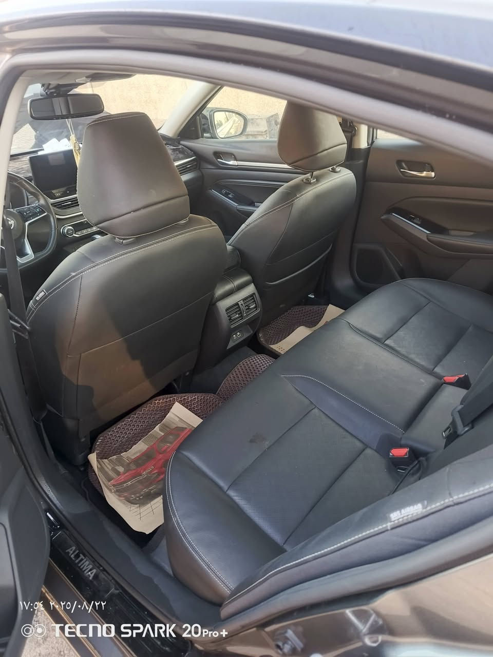 نيسان التيما موديل 23 رقم أربيل بلاتينيوم أعلى فئه فور ويل صار بيها بارد بلباب الخلفي عكس السائق وتصلح شرط التحويل سعرها 148قفل *********** سياره استخدام شخصي ماشيه تقريباً 15ميل أو اقل
