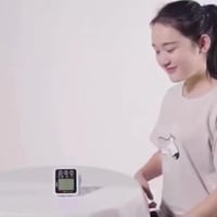 قياس ضغط • للرسغ • ناطق بالعربي